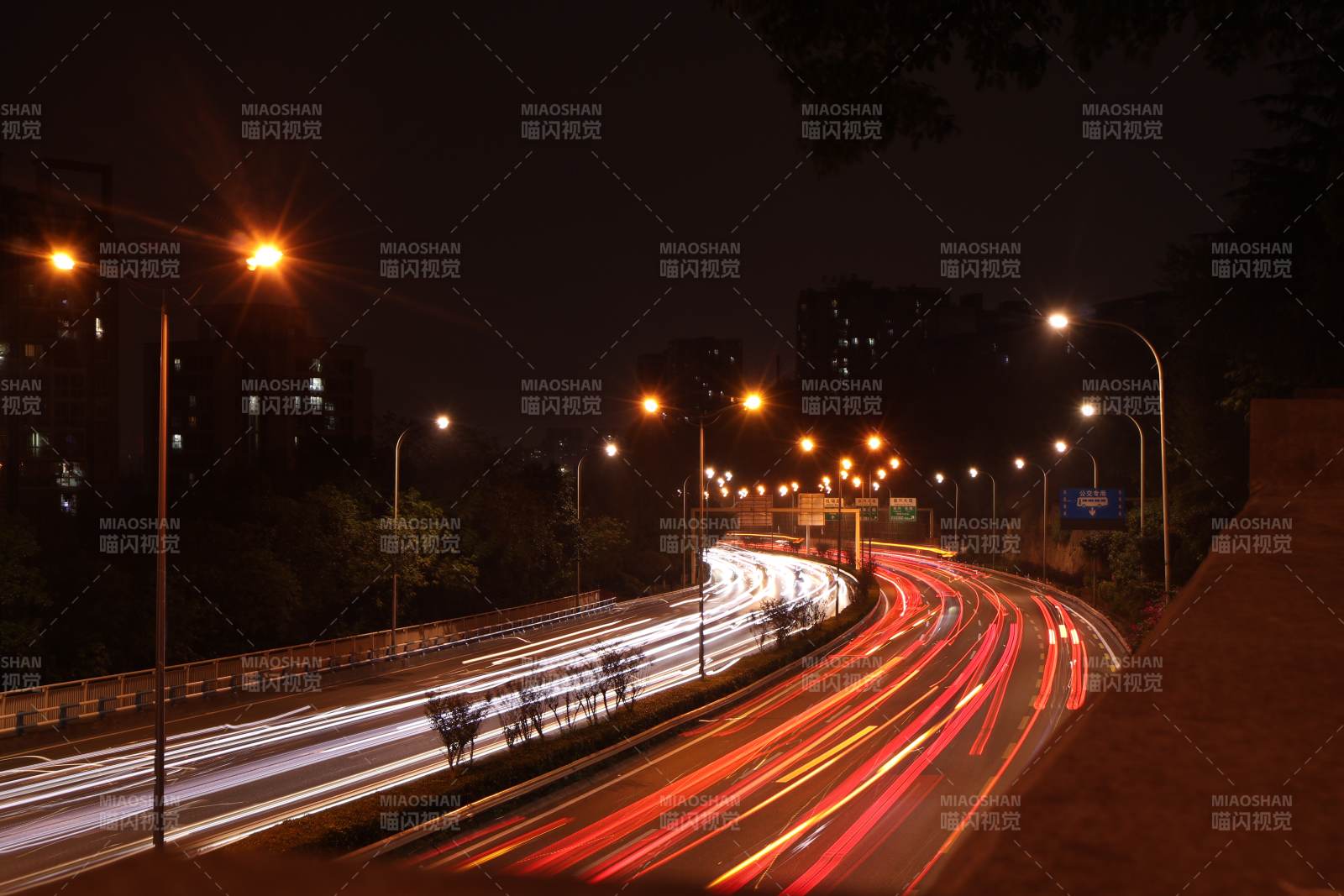 夜間城市交通流