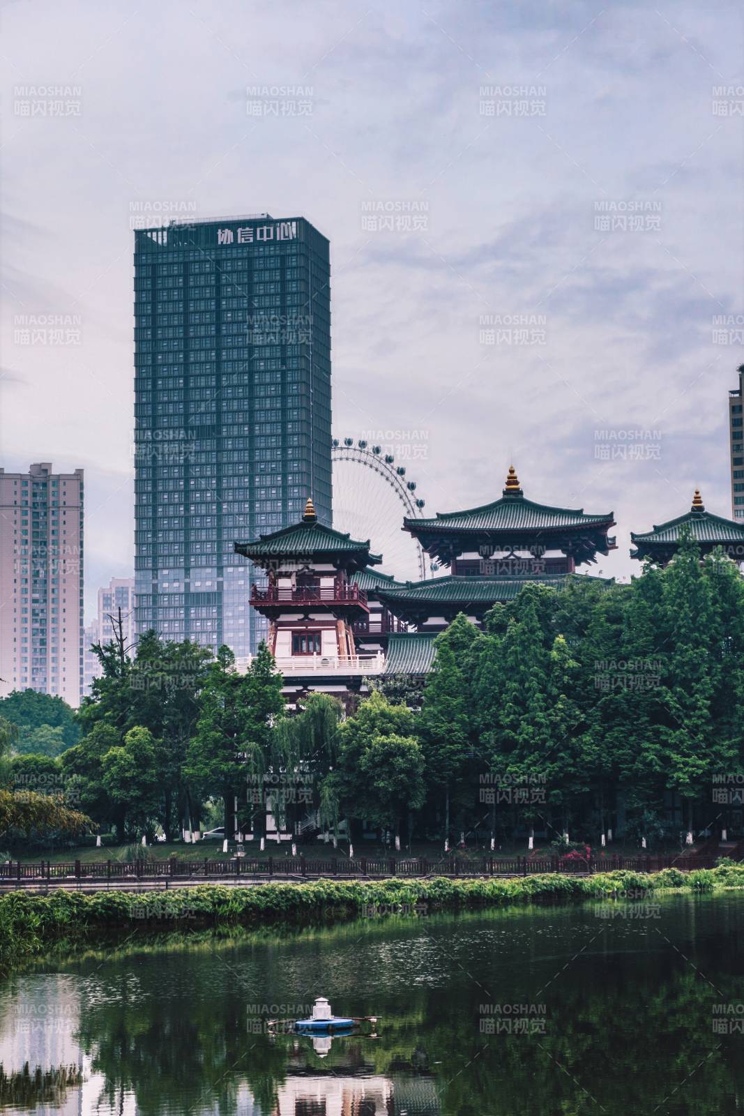 城市與古建筑的對比