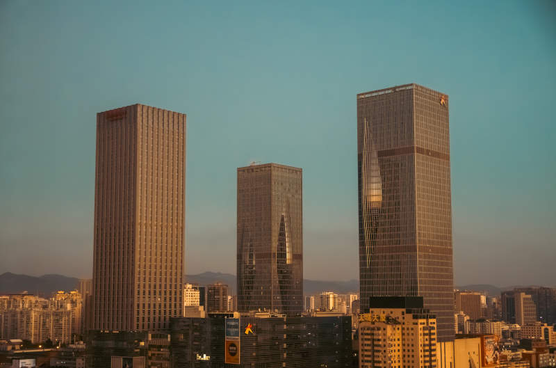 夕陽下的城市天際線