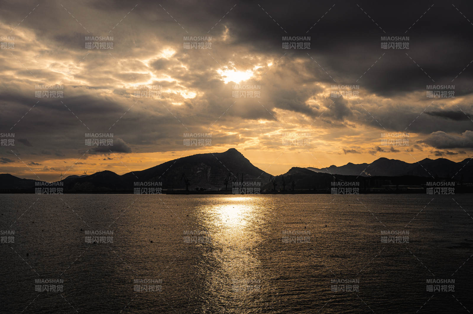 西洛島落日