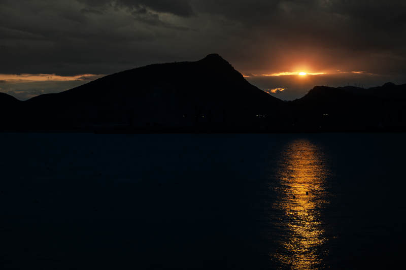 湖光山色夕陽美
