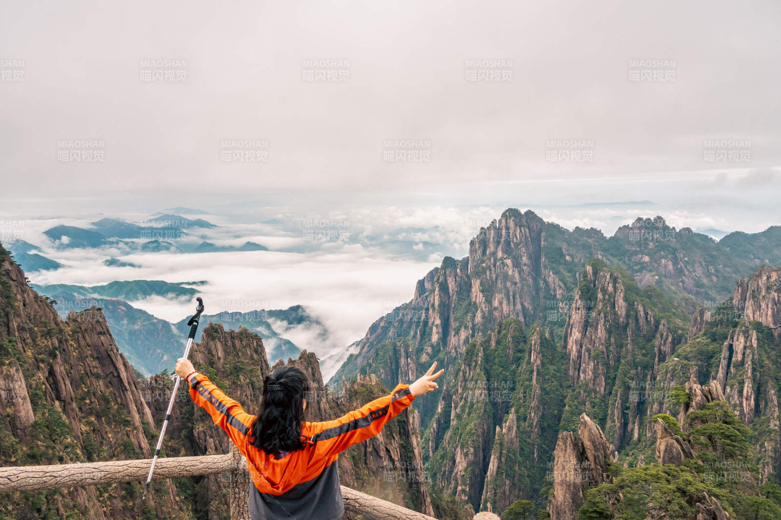 黃山之巔 擁抱自然