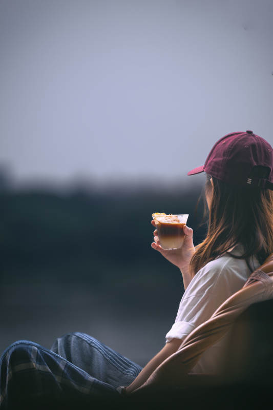 湖边咖啡时光