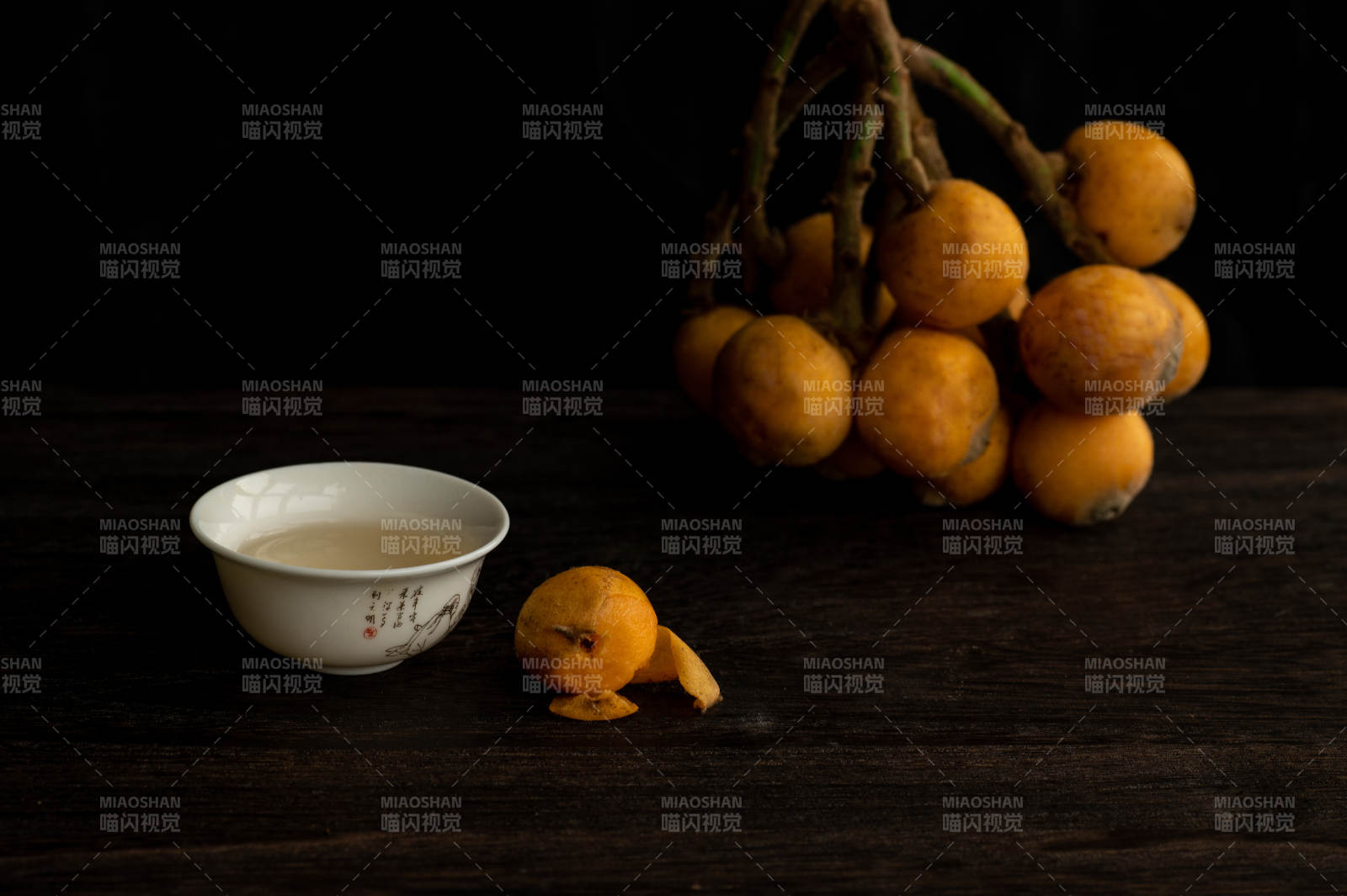 茶與枇杷的靜謐時光