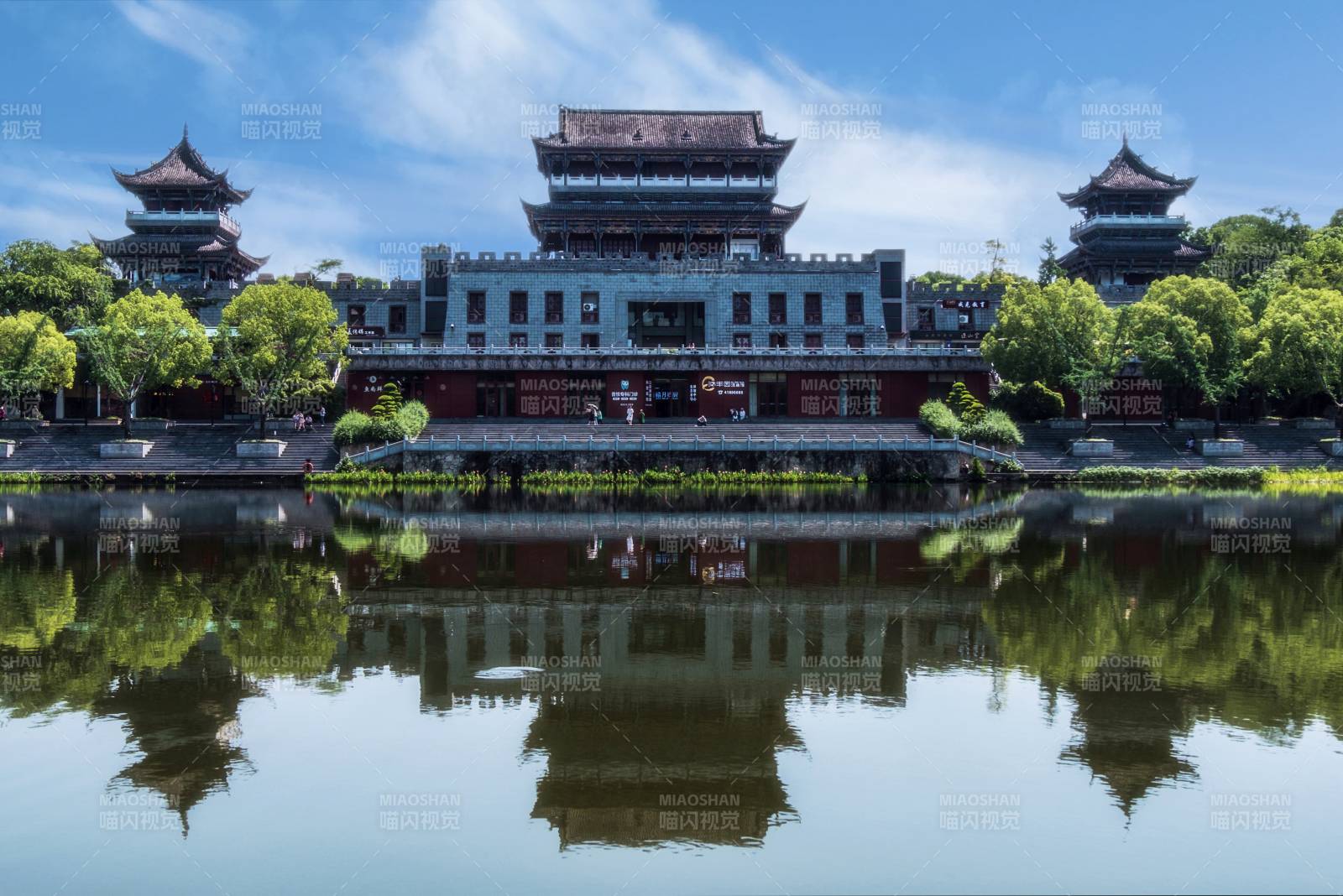 古建筑倒影