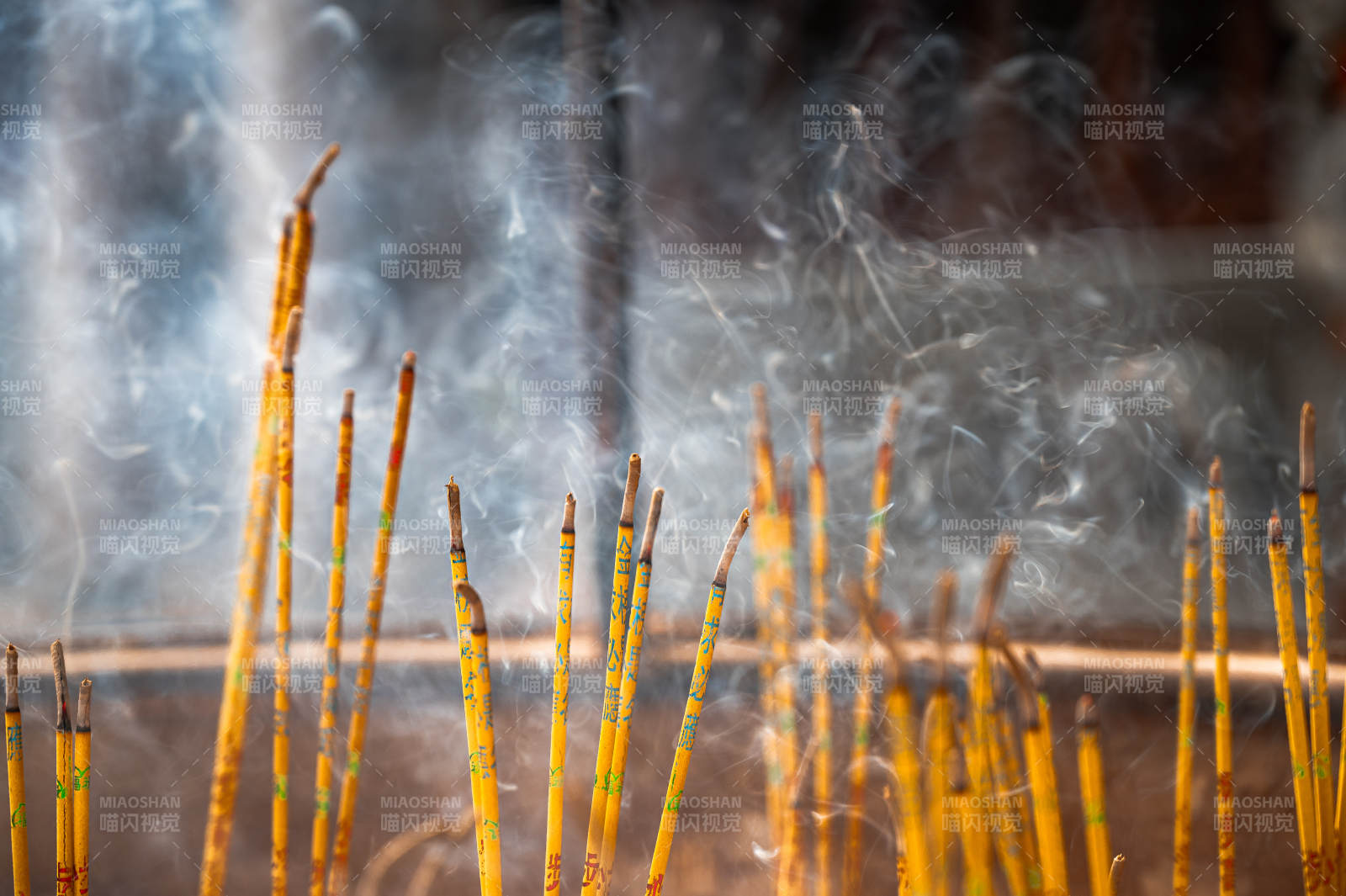 香火繚繞