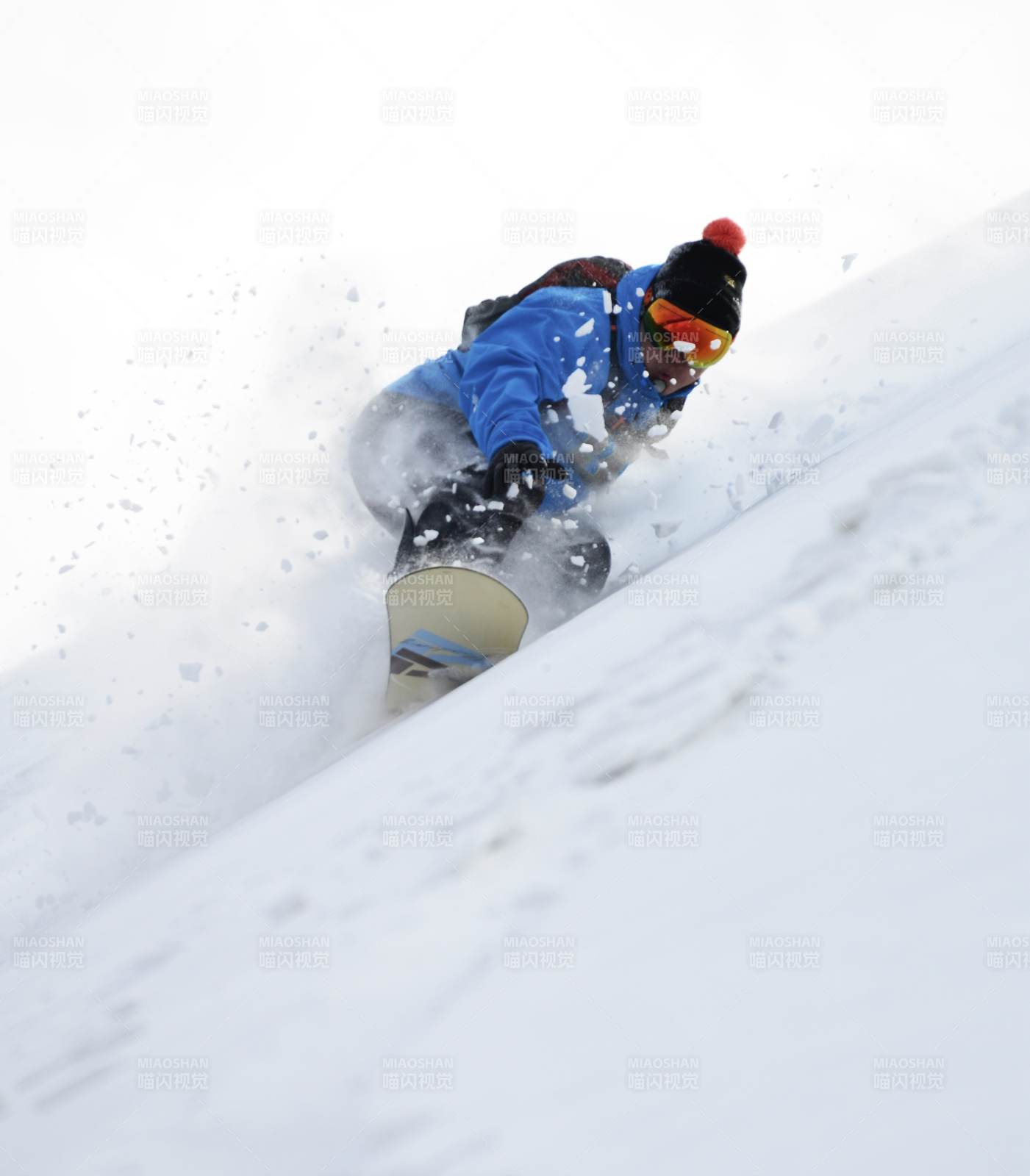 雪地滑板速降