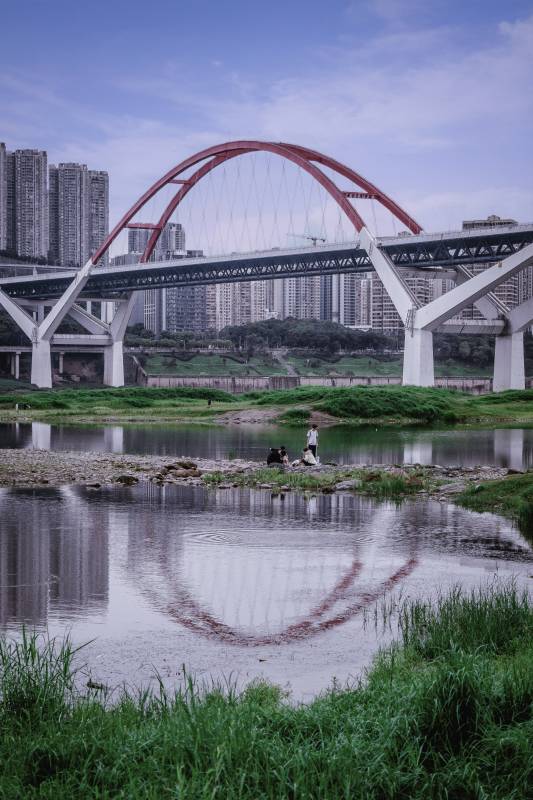 橋影映水 都市綠洲