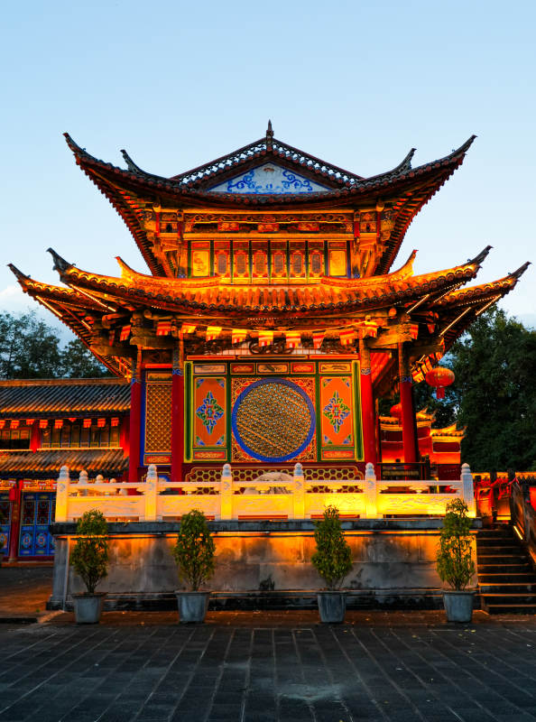 古剎夜景