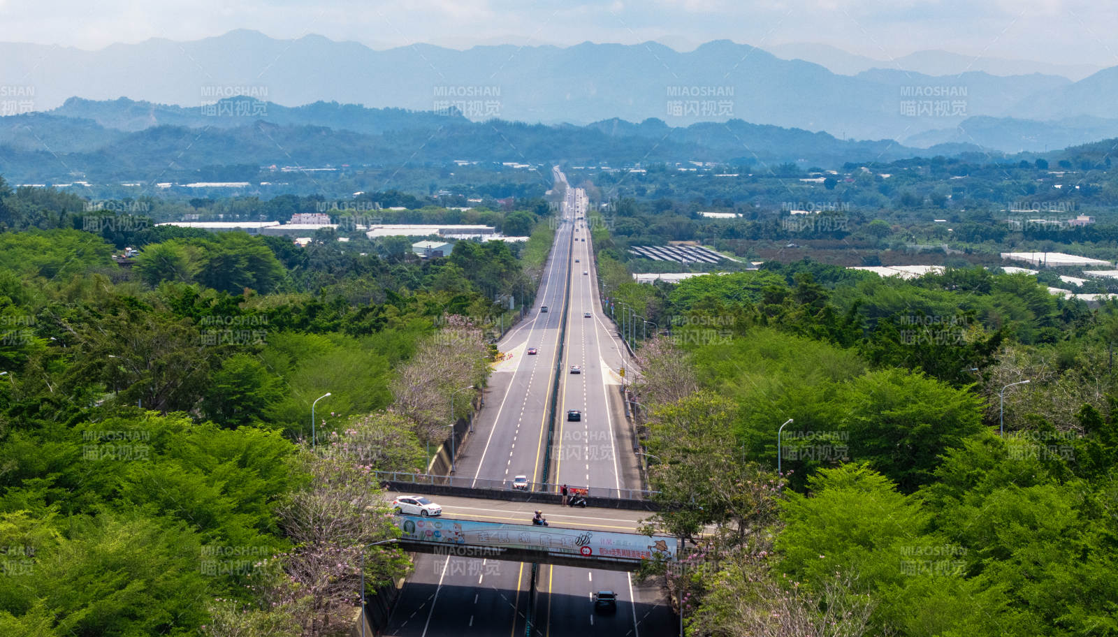山間高速公路