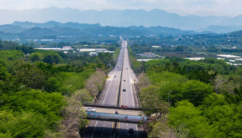 山间高速公路