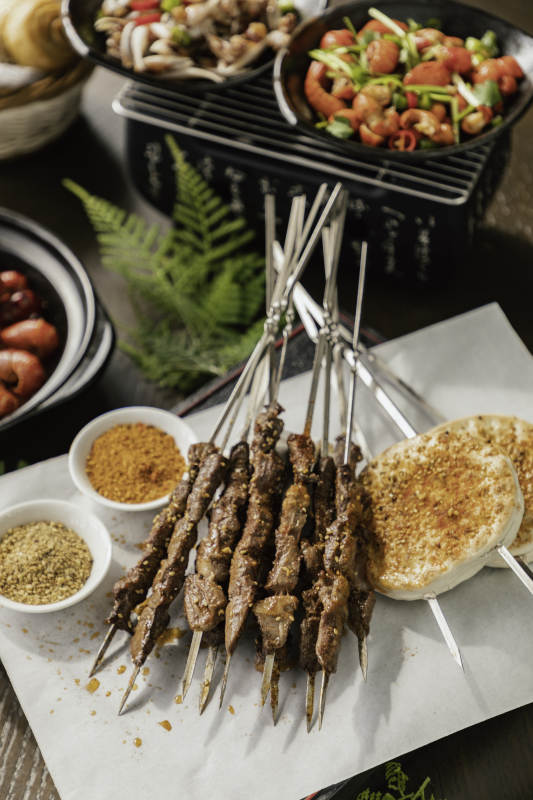 烤肉串与配菜