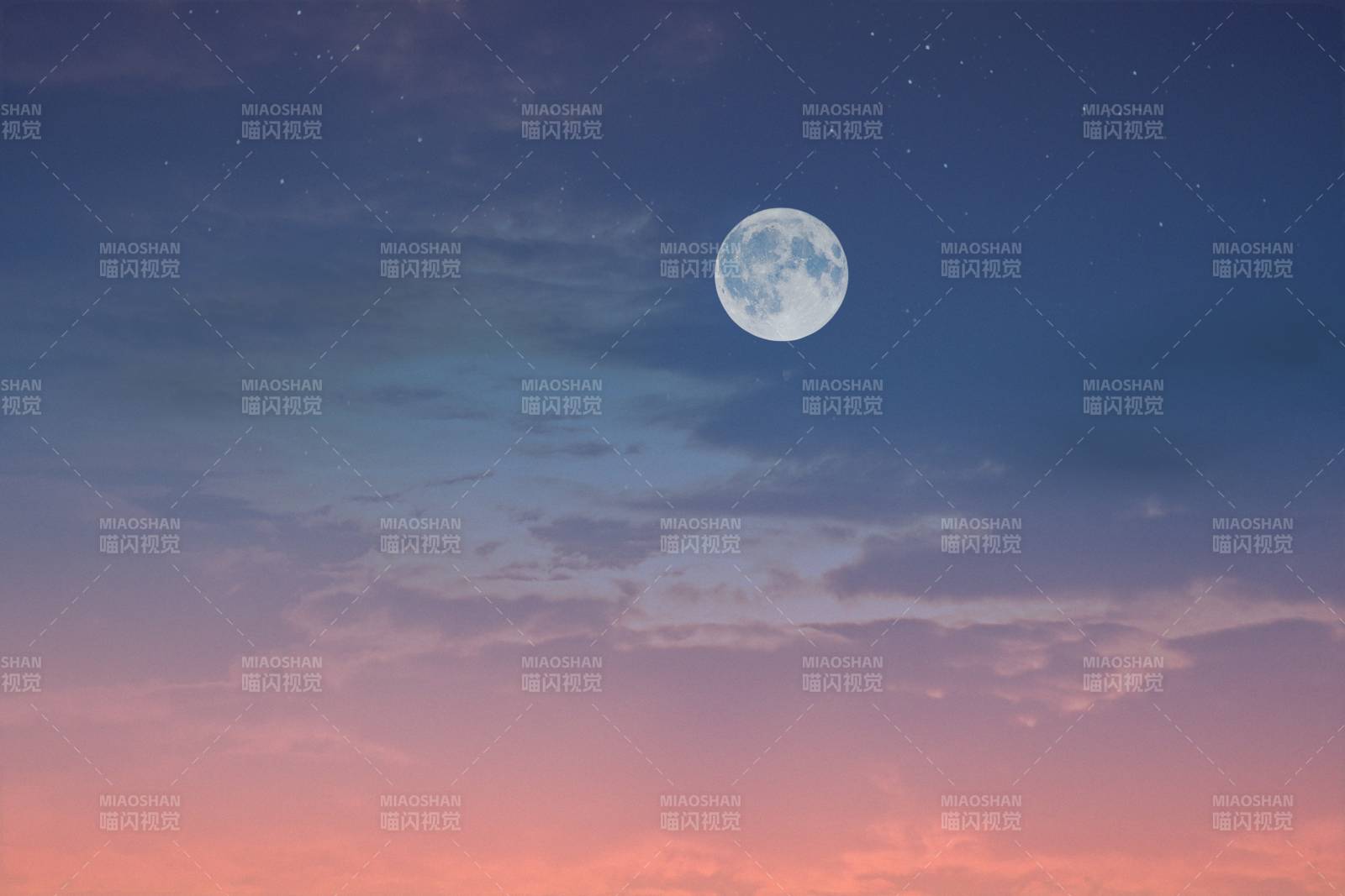 夜空中的滿月