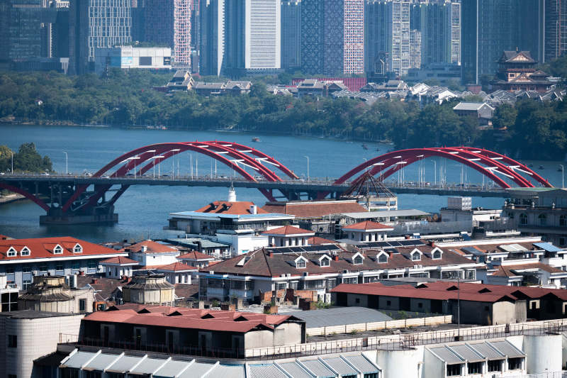 城市河畔紅橋
