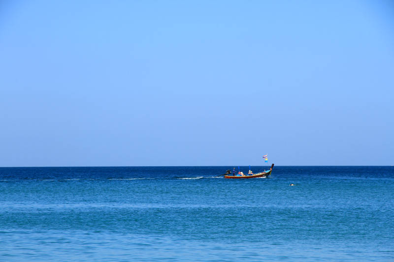 海上孤舟
