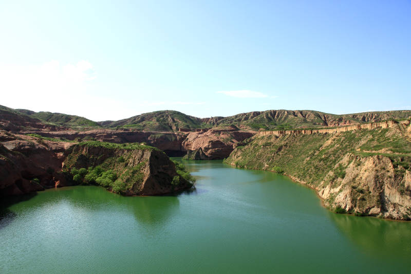 碧水青山图
