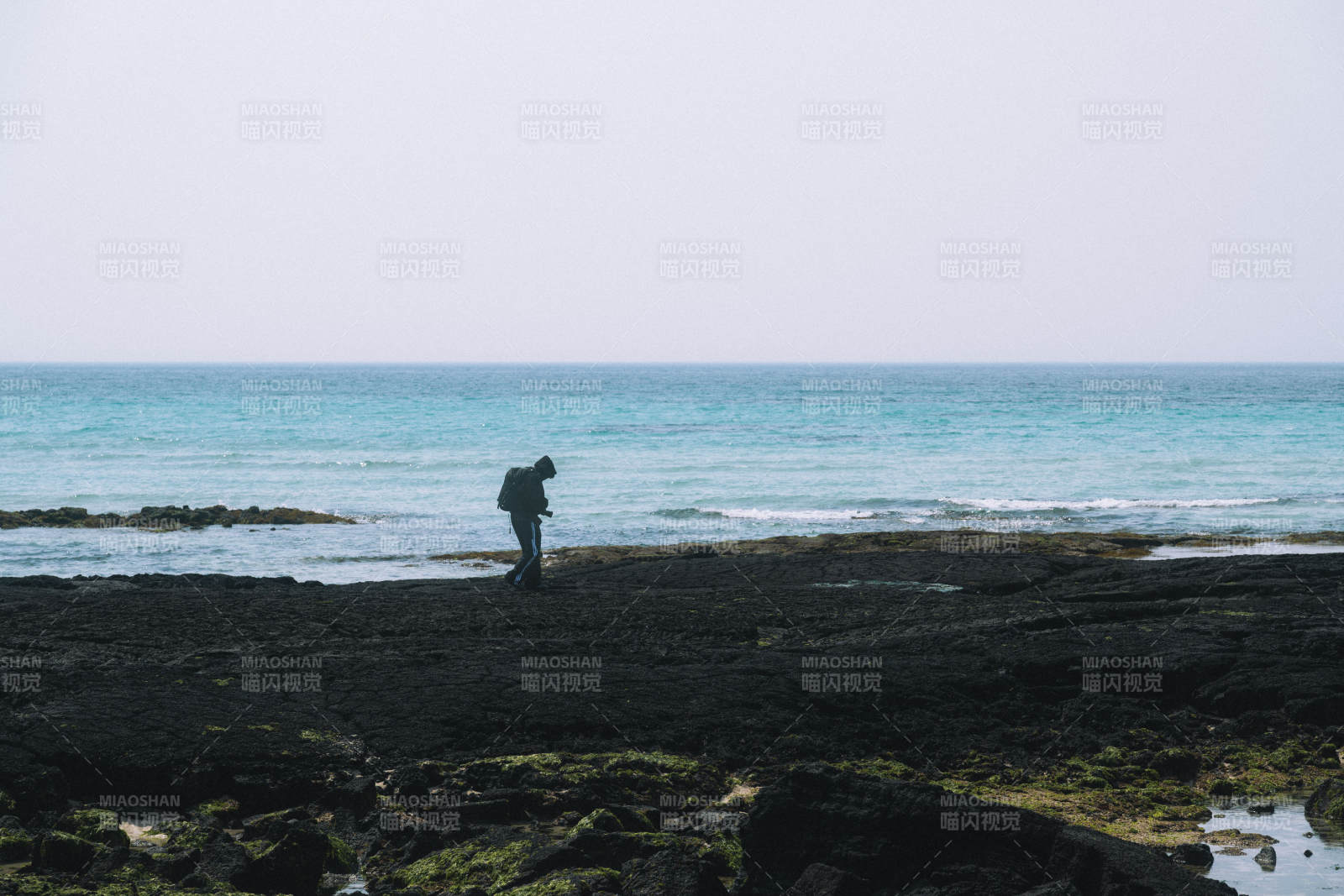 海邊獨行者