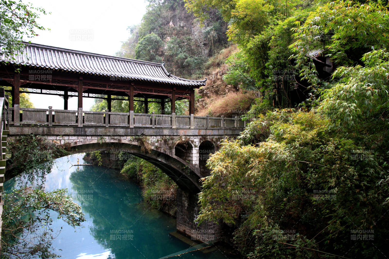 古橋流水 自然美景