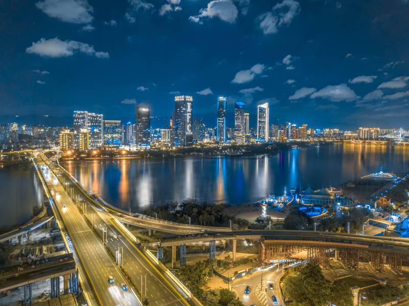 夜色中的福州城市天际线