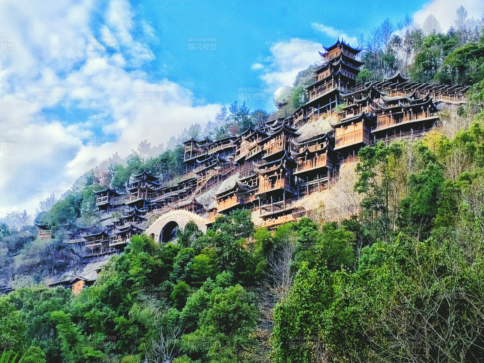 山間古建筑群