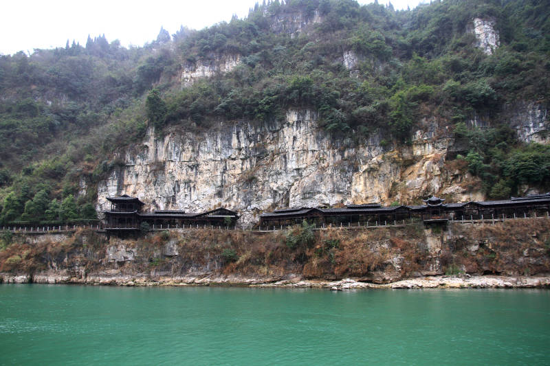 悬崖上的古建筑