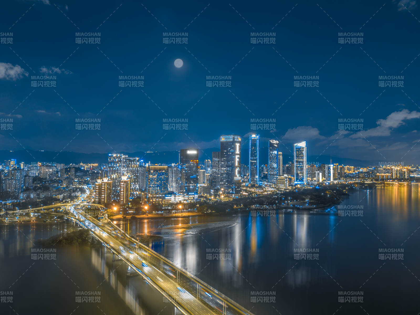 夜色下的福州城市天际线