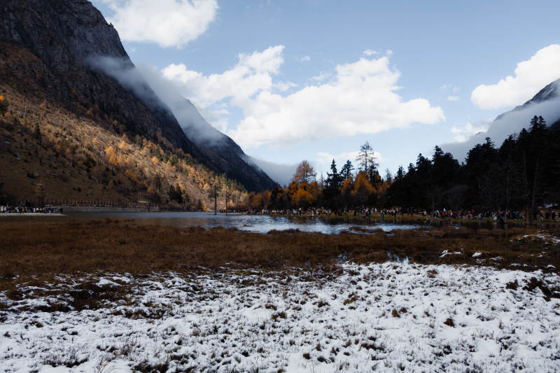 雪山秋色湖光