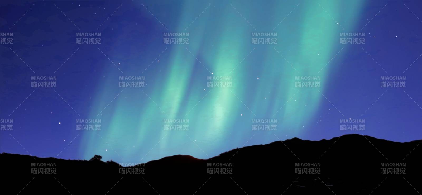 極光夜空的山脈