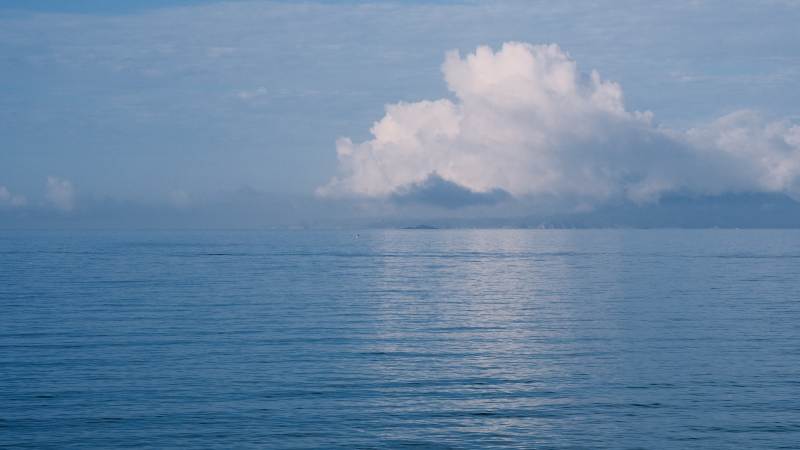 海天一色 云影波光
