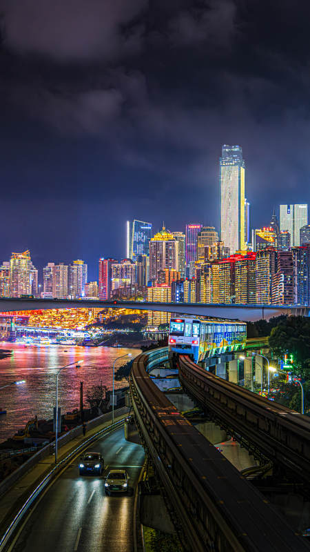 重慶夜色中的城市天際線