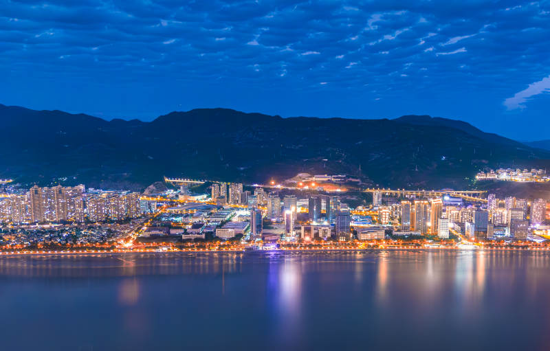 夜色下的福州三江口