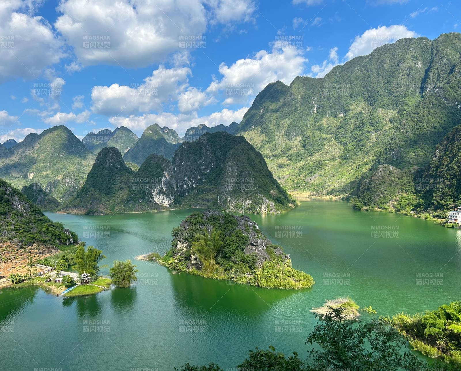 廣西百色浩坤湖-深山翡翠