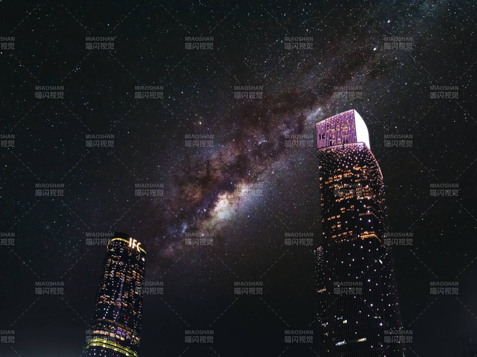星河與雙塔