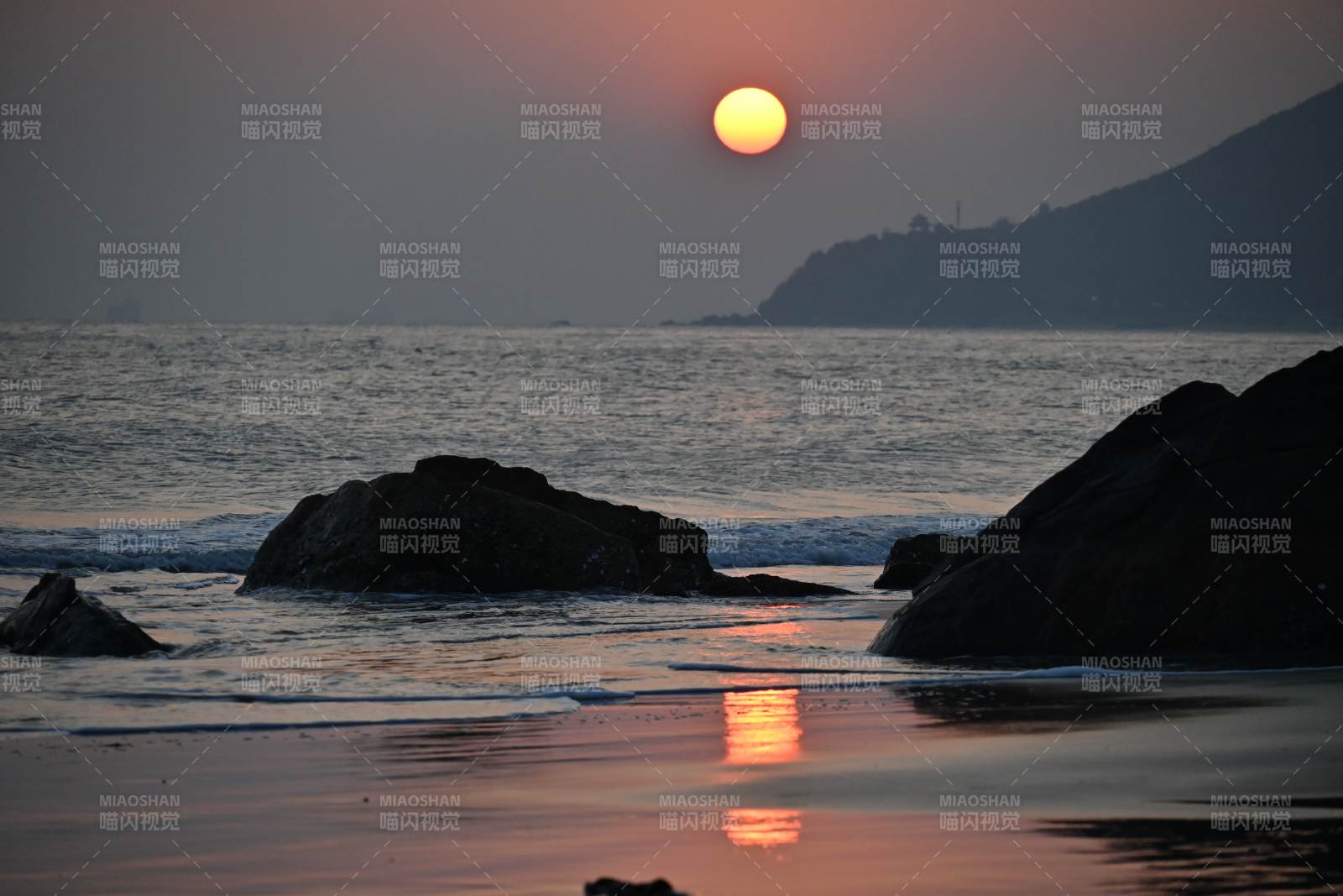 海邊日落 巖石靜謐
