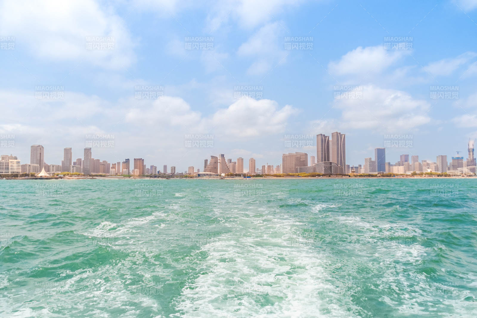 海濱城市風光無限好