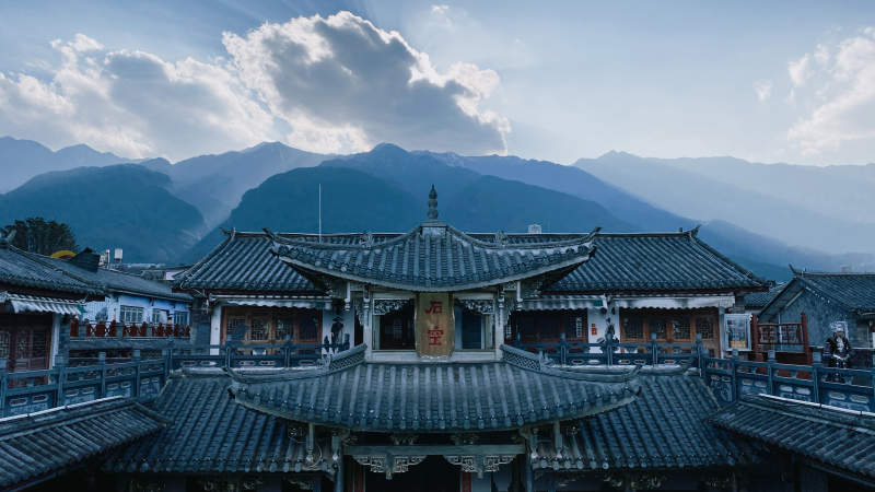 古建筑群與遠山云海