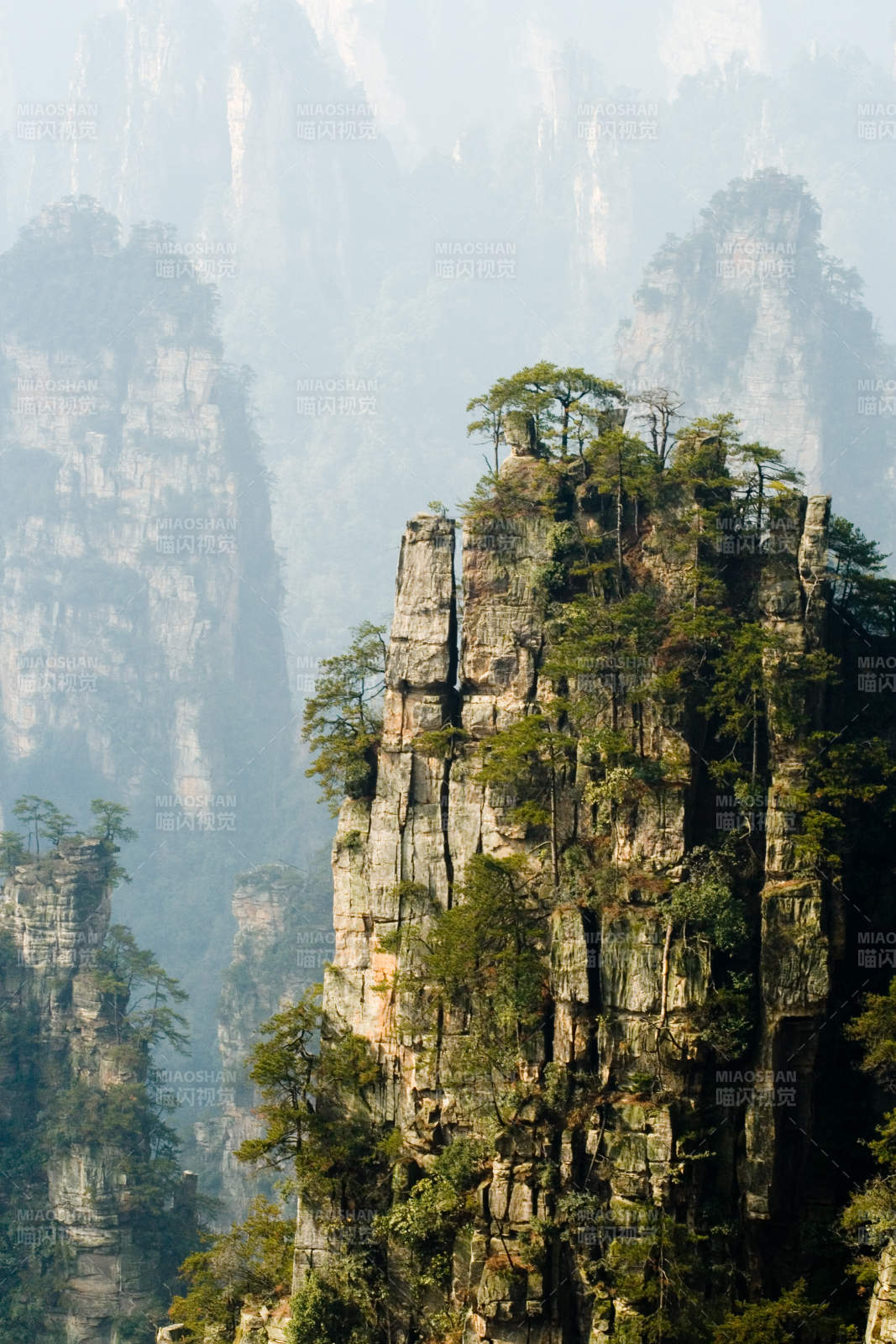 張家界天子山奇峰怪石