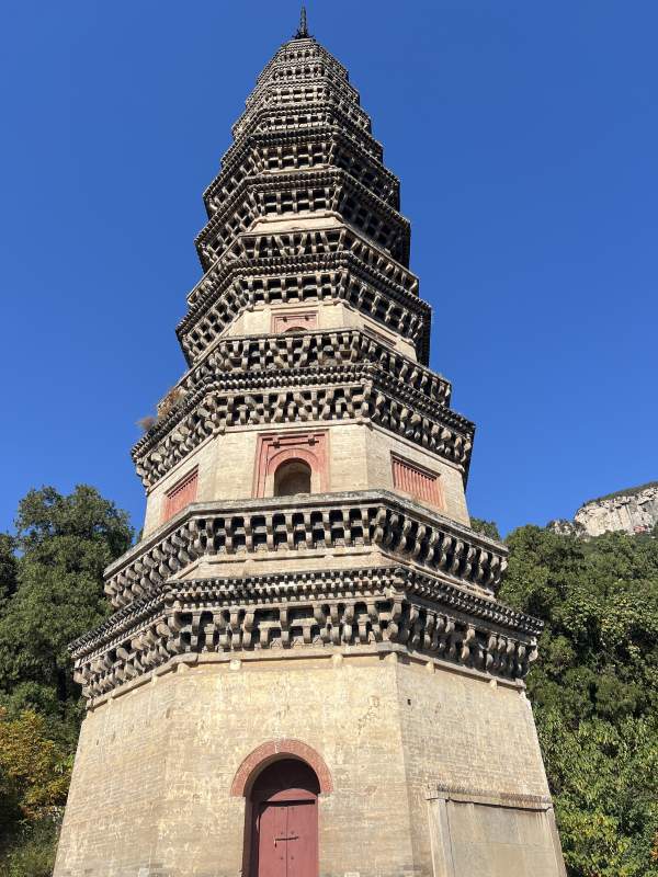 濟南靈巖寺