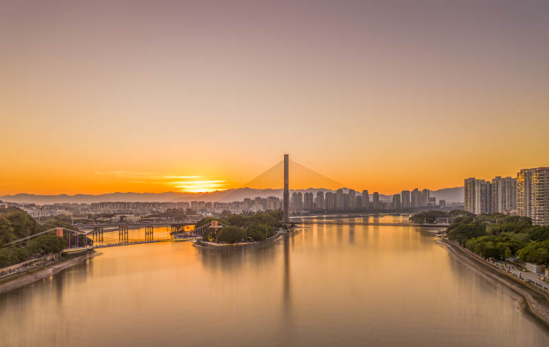 夕陽下的福州閩江之心與三縣洲大橋風(fēng)光