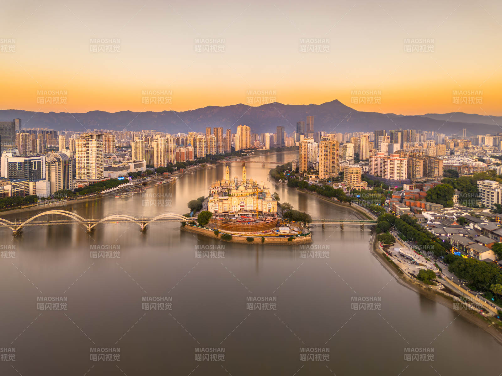 夕陽下的福州中洲島風光航拍
