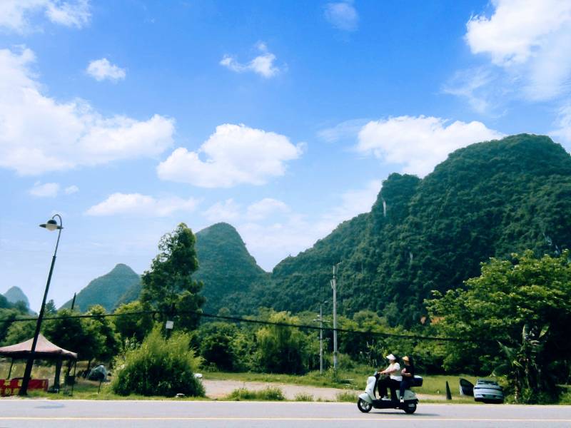 廣西的青山綠水 晴空萬里