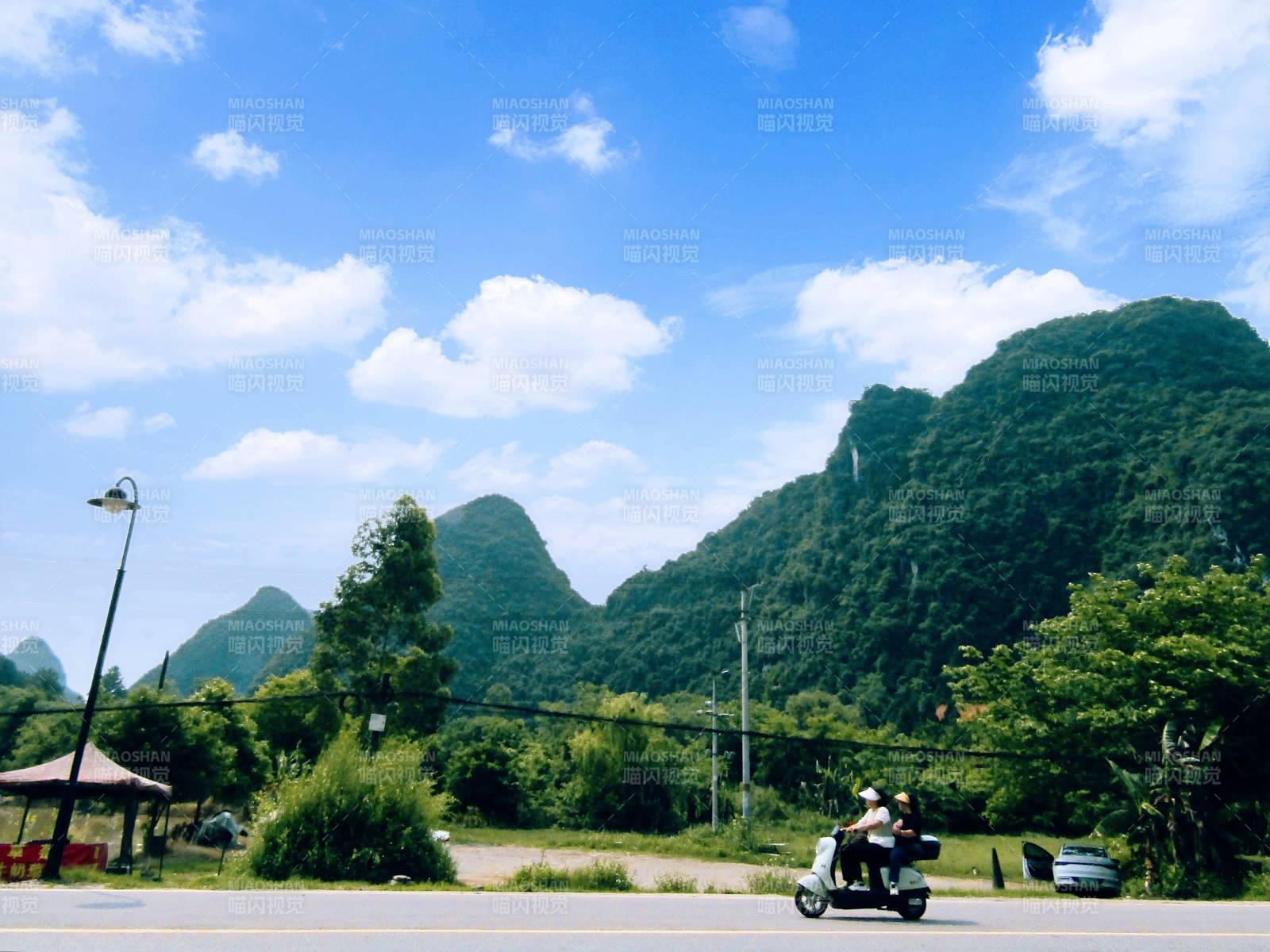 廣西的青山綠水 晴空萬里