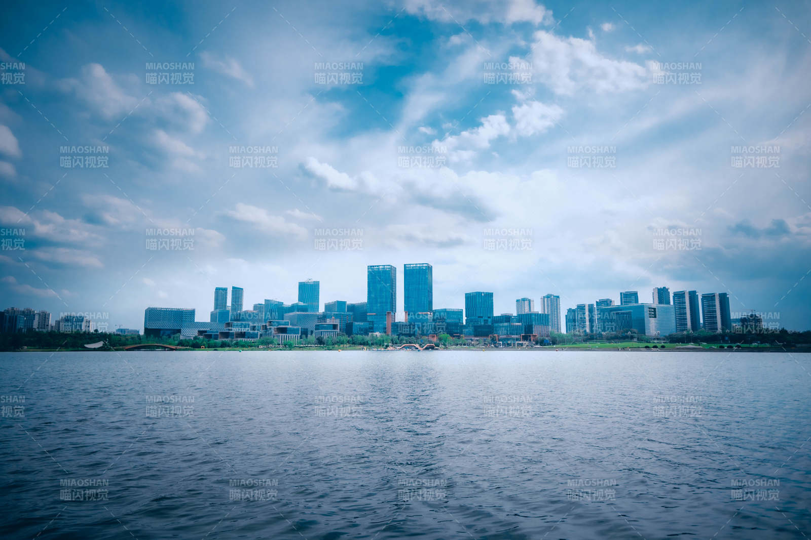 興隆湖畔城市天際線