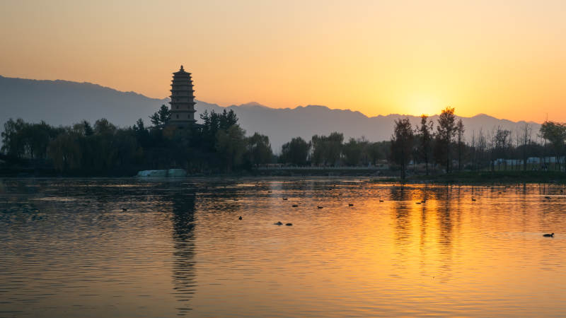 湖畔塔影夕陽美-鄠邑渼陂湖