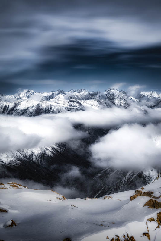 雪山云海 壯麗奇觀
