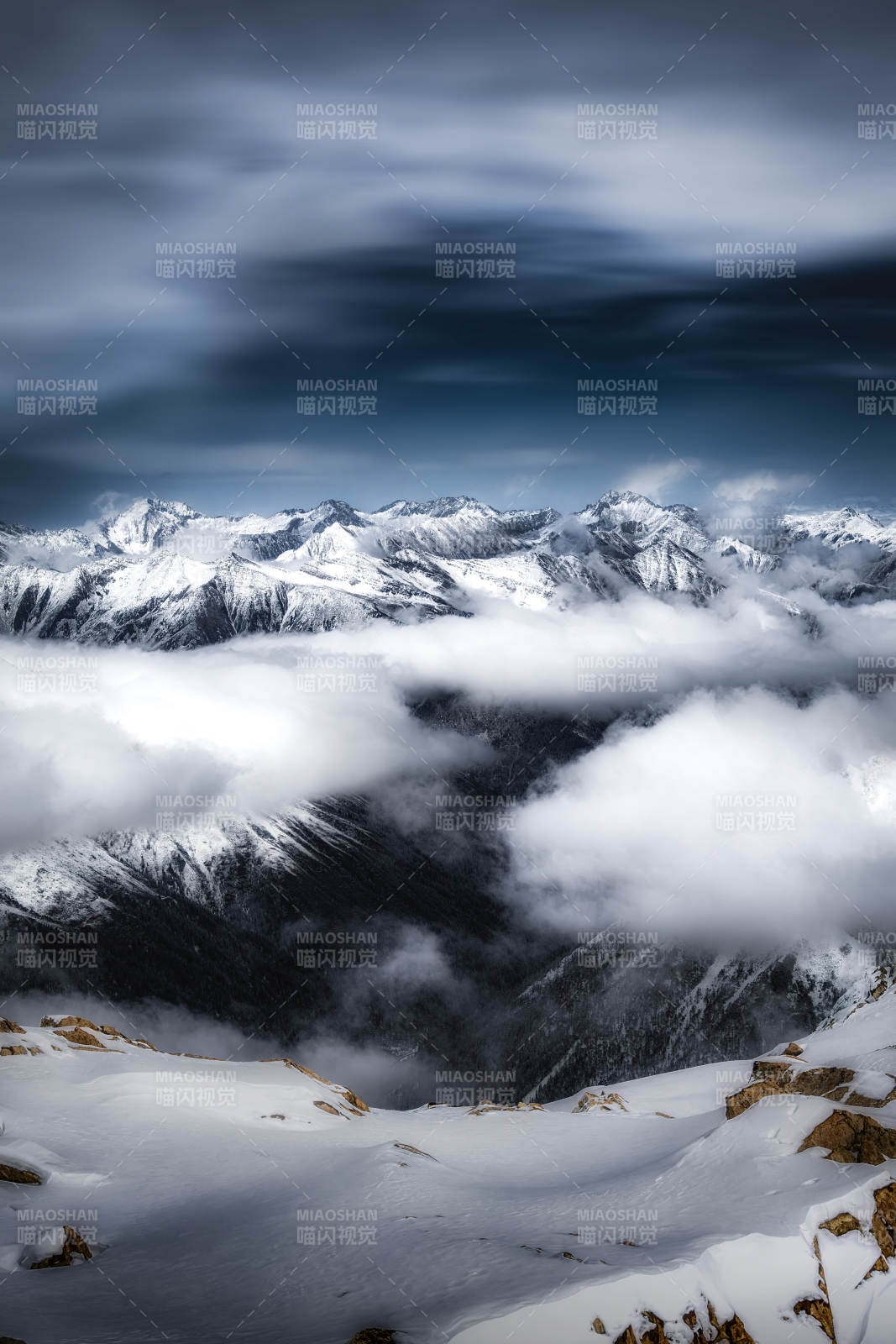 雪山云海 壯麗奇觀