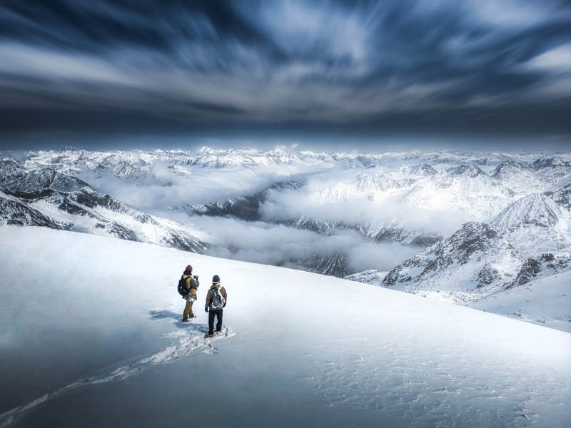 雪山之巔 云海漫步