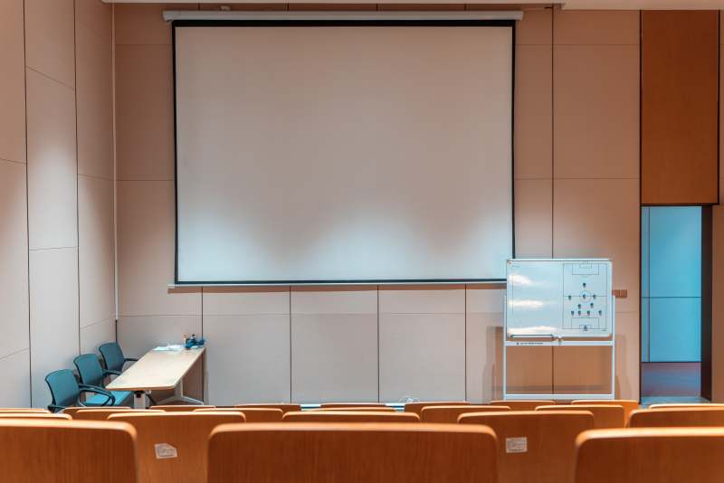 現代教室投影設備展示