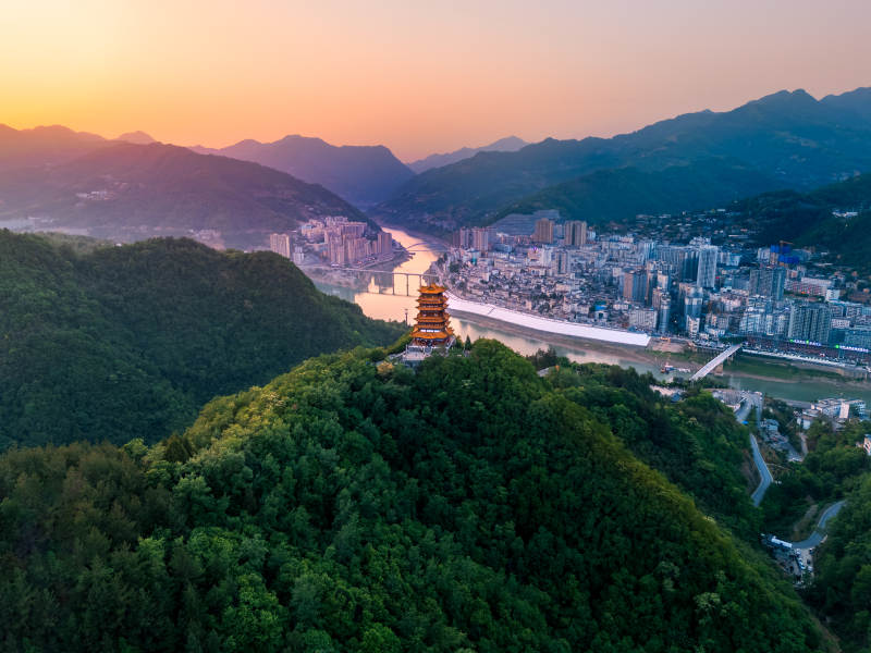 紫陽閣夕照 塔影映江
