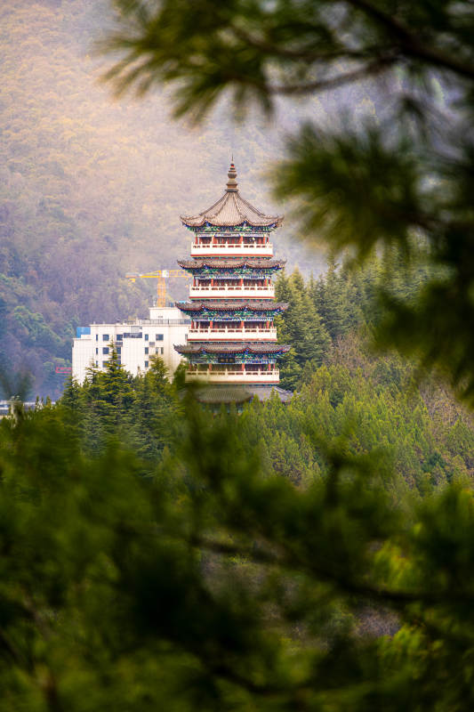 山間古塔映翠松-商洛魁星樓